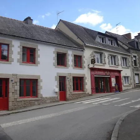 Le Saint-Nicolas Josselin Extérieur photo